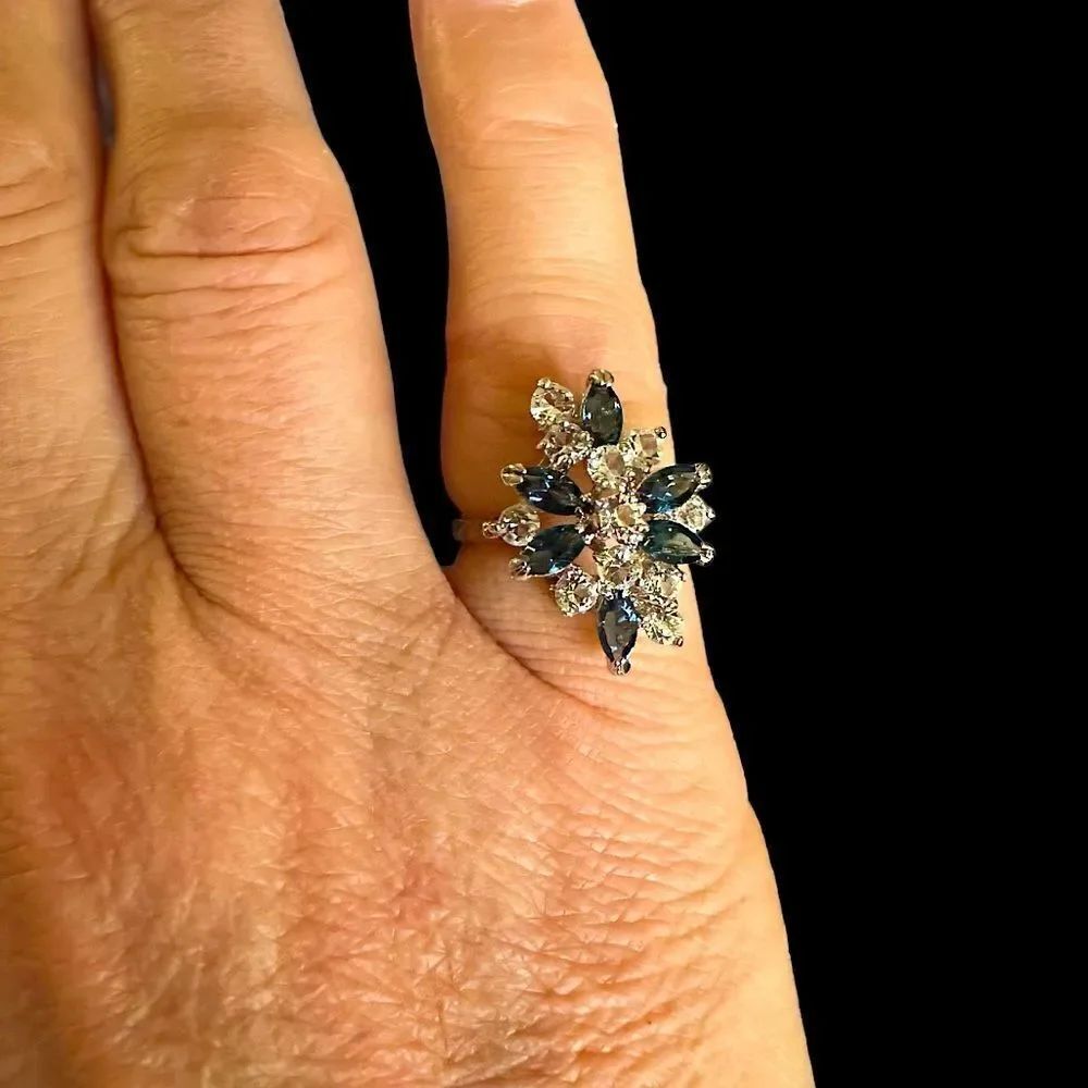 Vintage 18KT HGF Gold Sapphire blue gemstone and CZ cocktail ring Size 8-8.5